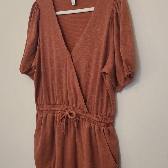 Rust Romper with Puff Sleeves and Pockets - Picture 7 of 8